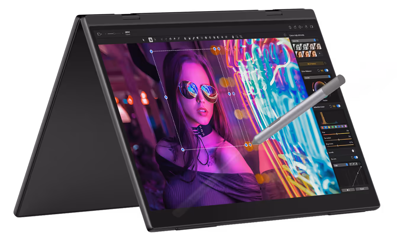 Monitor with 180-degree auto-rotation based on device orientation