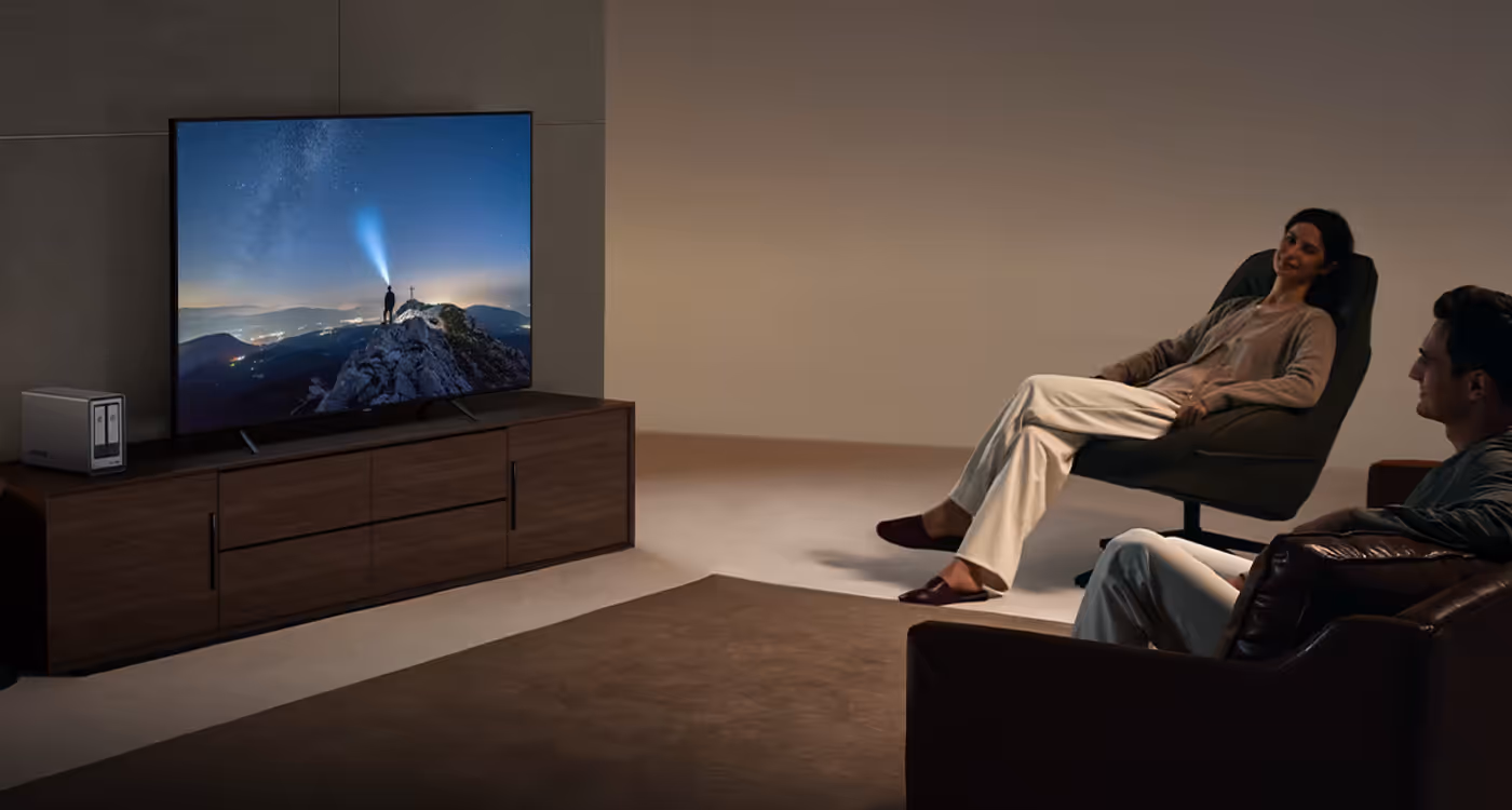 Private cloud media player streaming high-definition 4K movies directly to a home living room television