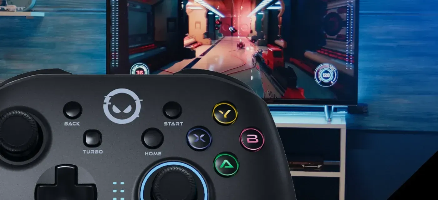 Plug and play controller connecting easily to gaming devices