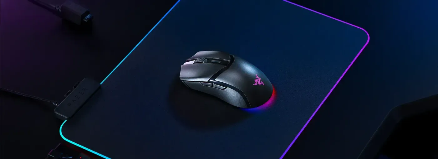 Lightweight 62-gram Razer Cobra HyperSpeed mouse designed for rapid and precise cursor movement