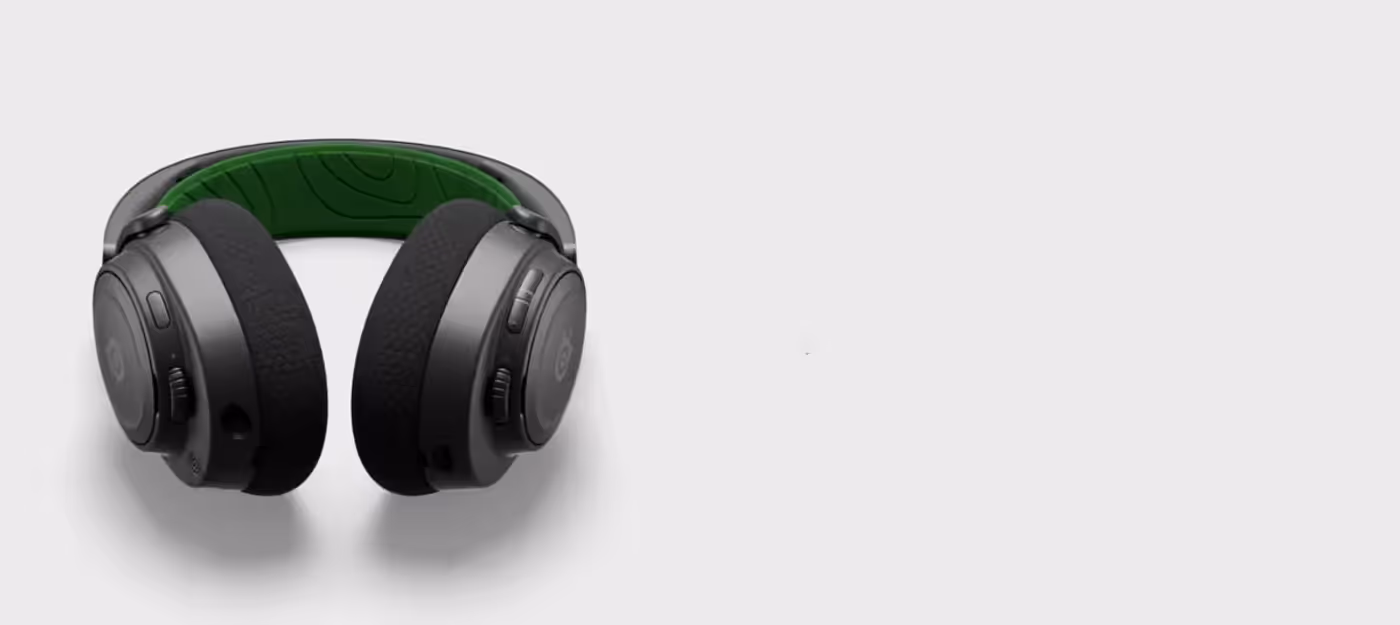 Onboard volume and mute controls on the side of the Arctis Nova 7X