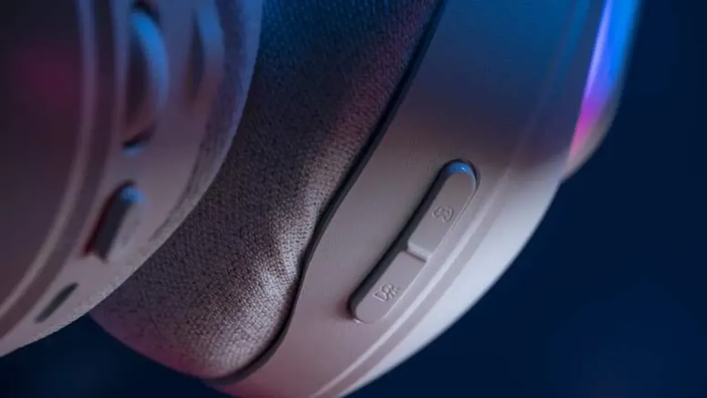 Astro A20 X MixAmp technology for game and chat audio balance control