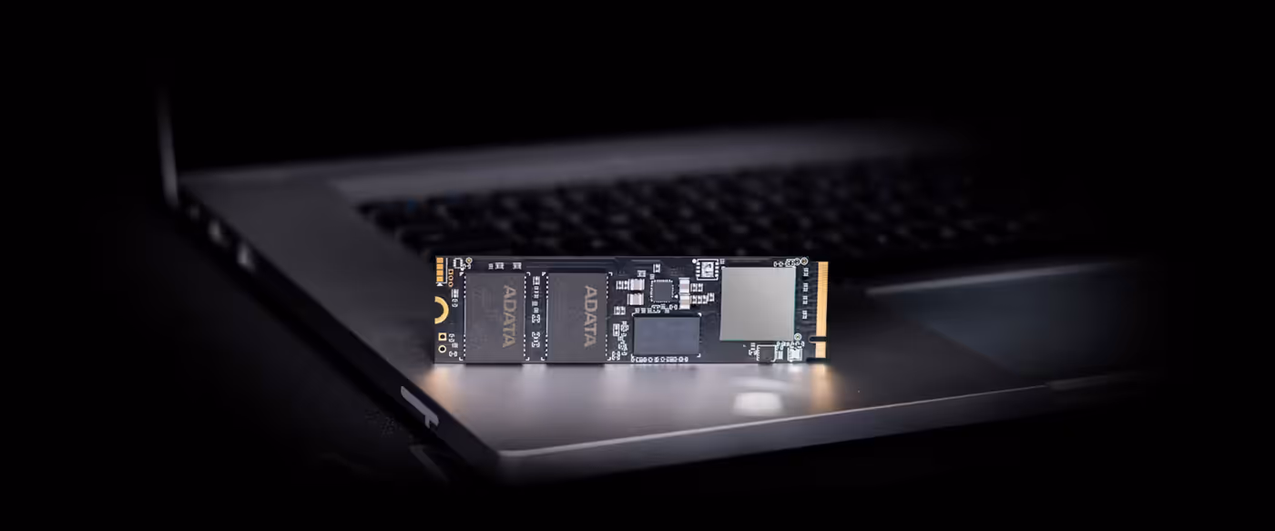 M.2 2280 GAMMIX S70 BLADE positioned to show compact form factor