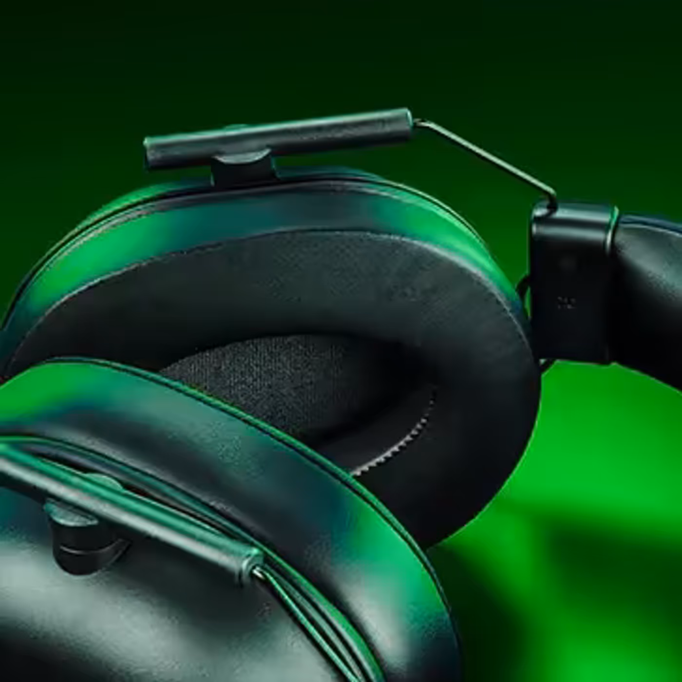 Closed-back earcups providing advanced passive noise cancellation