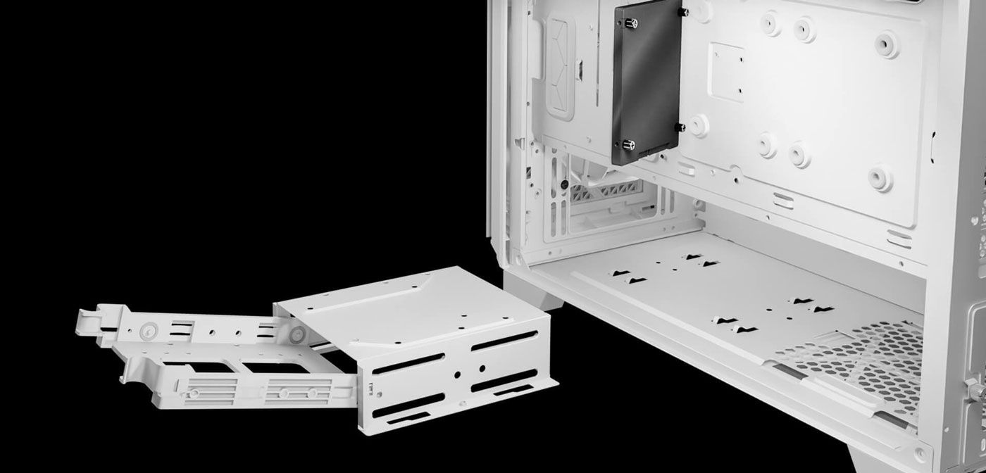 Drive bay storage layout for HDDs and SSDs within the Antec P20C case