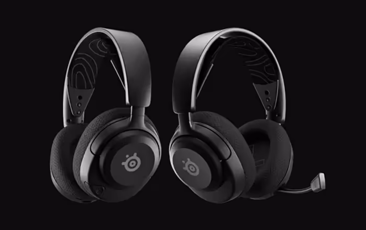 AN Angle view of a pair of Arctis nova 5 black.