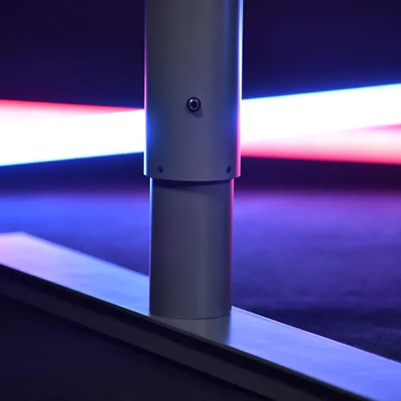 Adjustable steel legs with levelers for stability