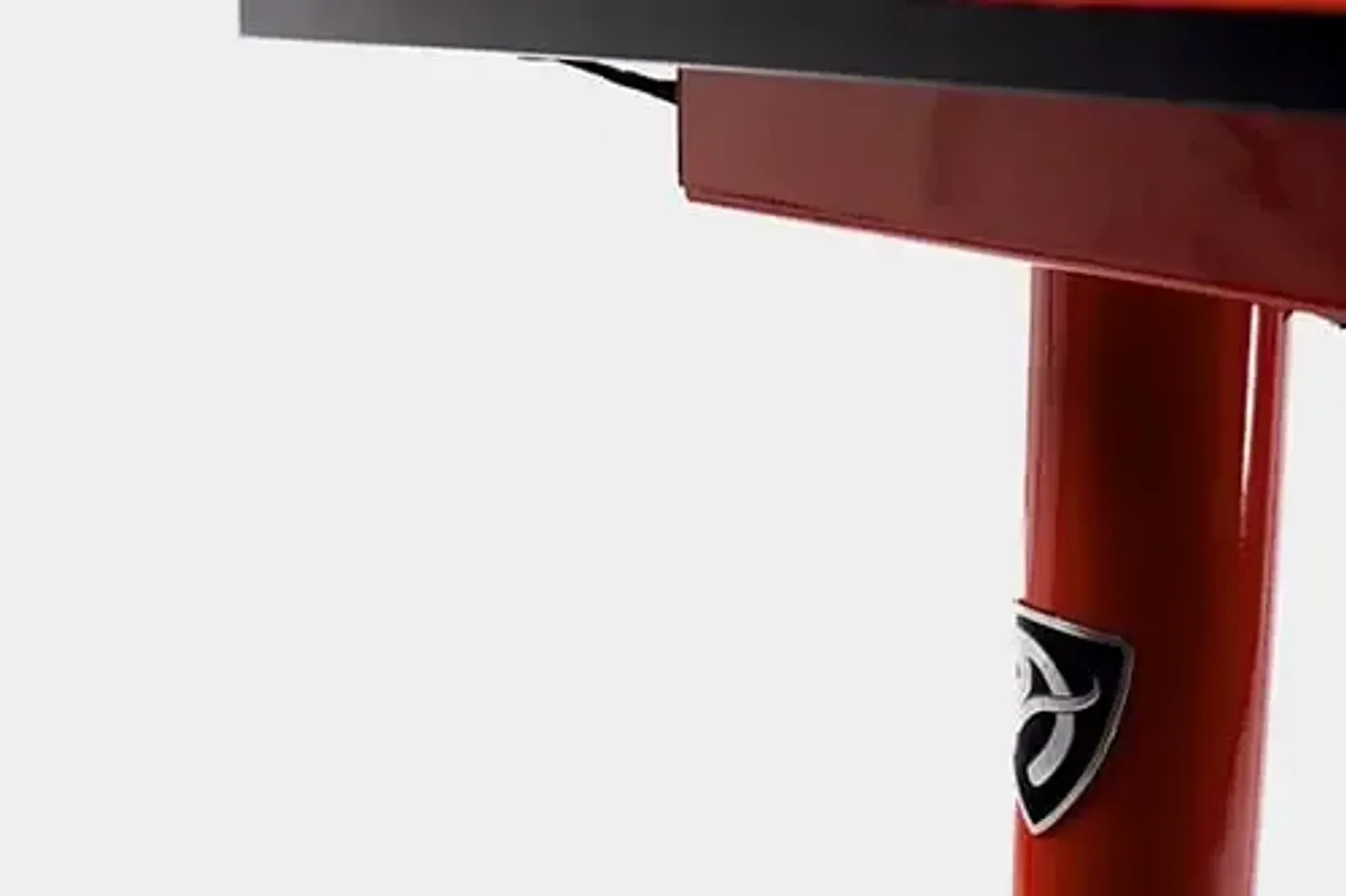 Adjustable Height Feature on Gaming Desk