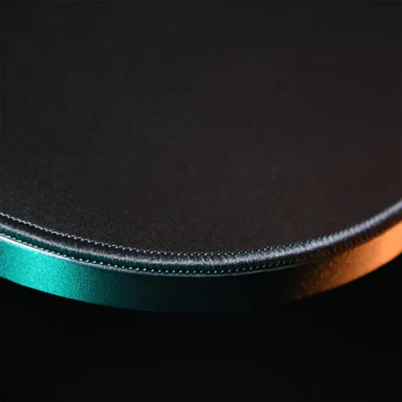 Full surface microfiber mousepad on Arozzi Arena Medium gaming desk
