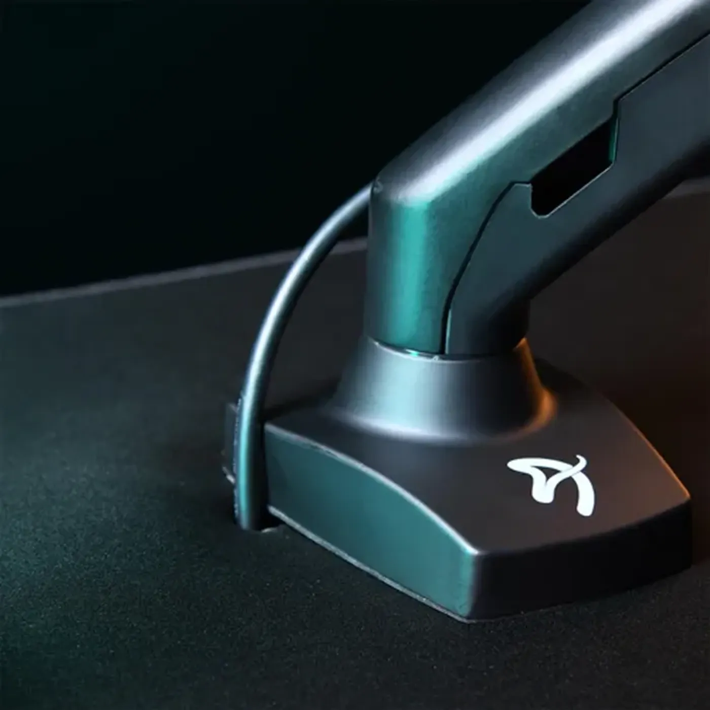 Monitor attachment points with cutouts for dual monitor setup