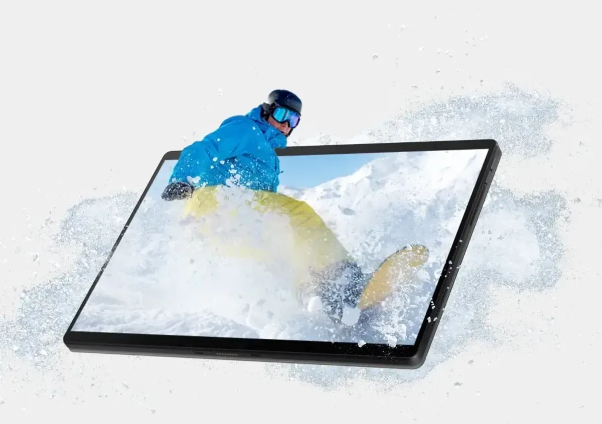 A ProArt Studiobook with ProArt Creator Hub app Color Control UI in the screen.