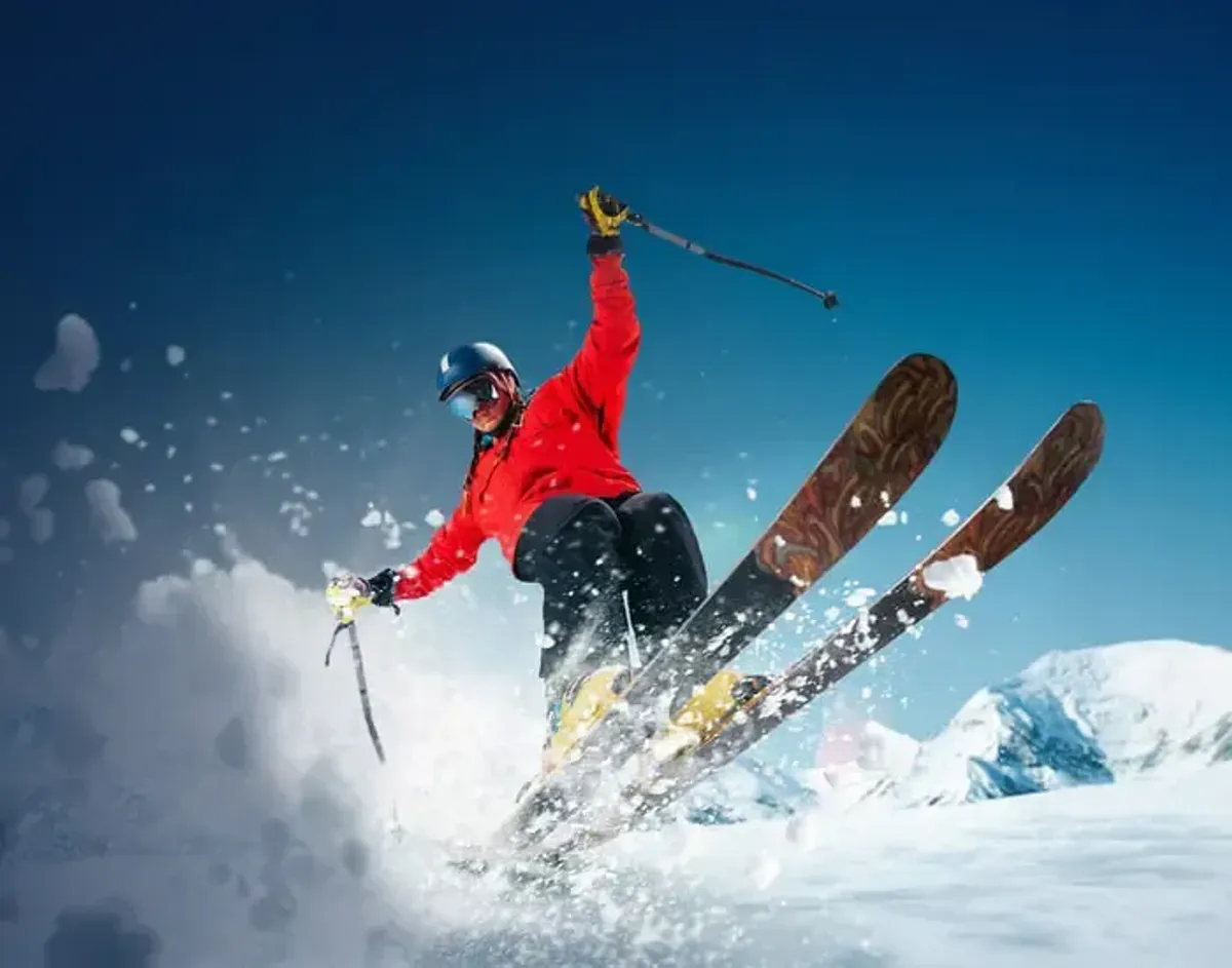 A skiing shot highlighting GoPro in action and its seamless integration with StoryCube.