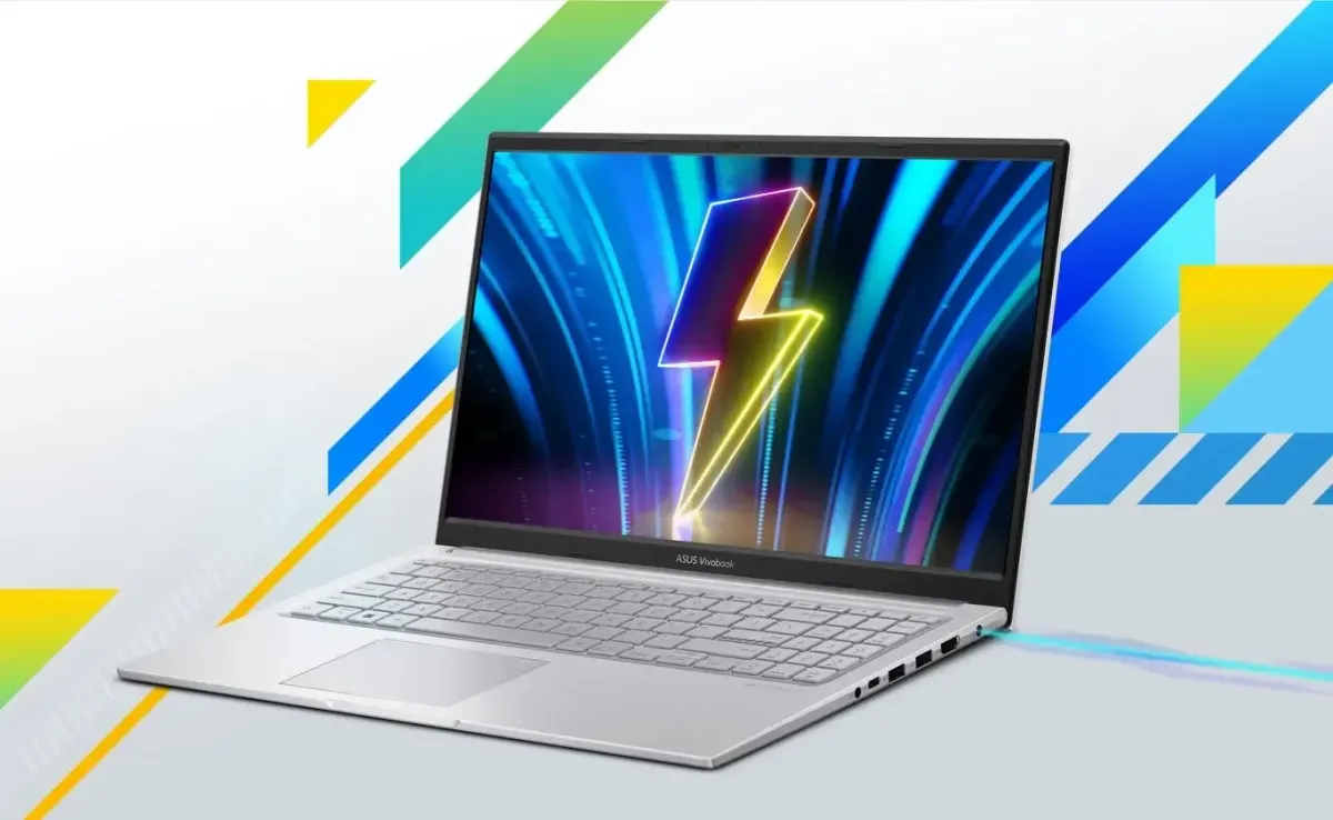An opened Vivobook 15 with a thunder bolt on its screen illustrating fast charging.