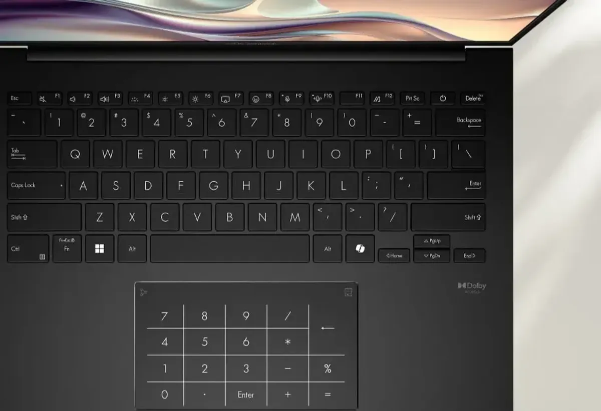 Zenbook keyboard showing Quiet Keyboard and NumberPad 2.0 features