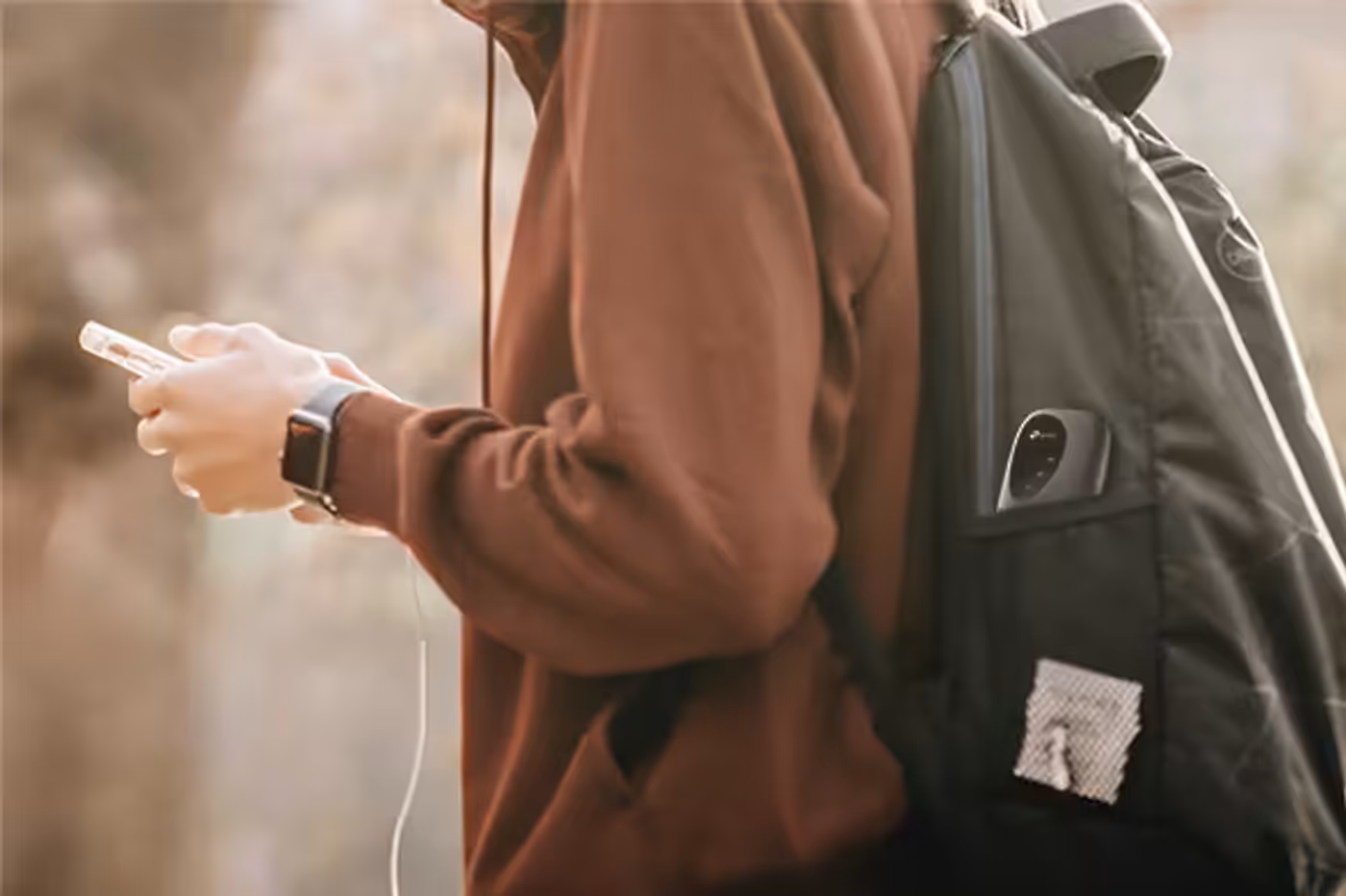 Portable mobile hotspot device used outdoors and on the road