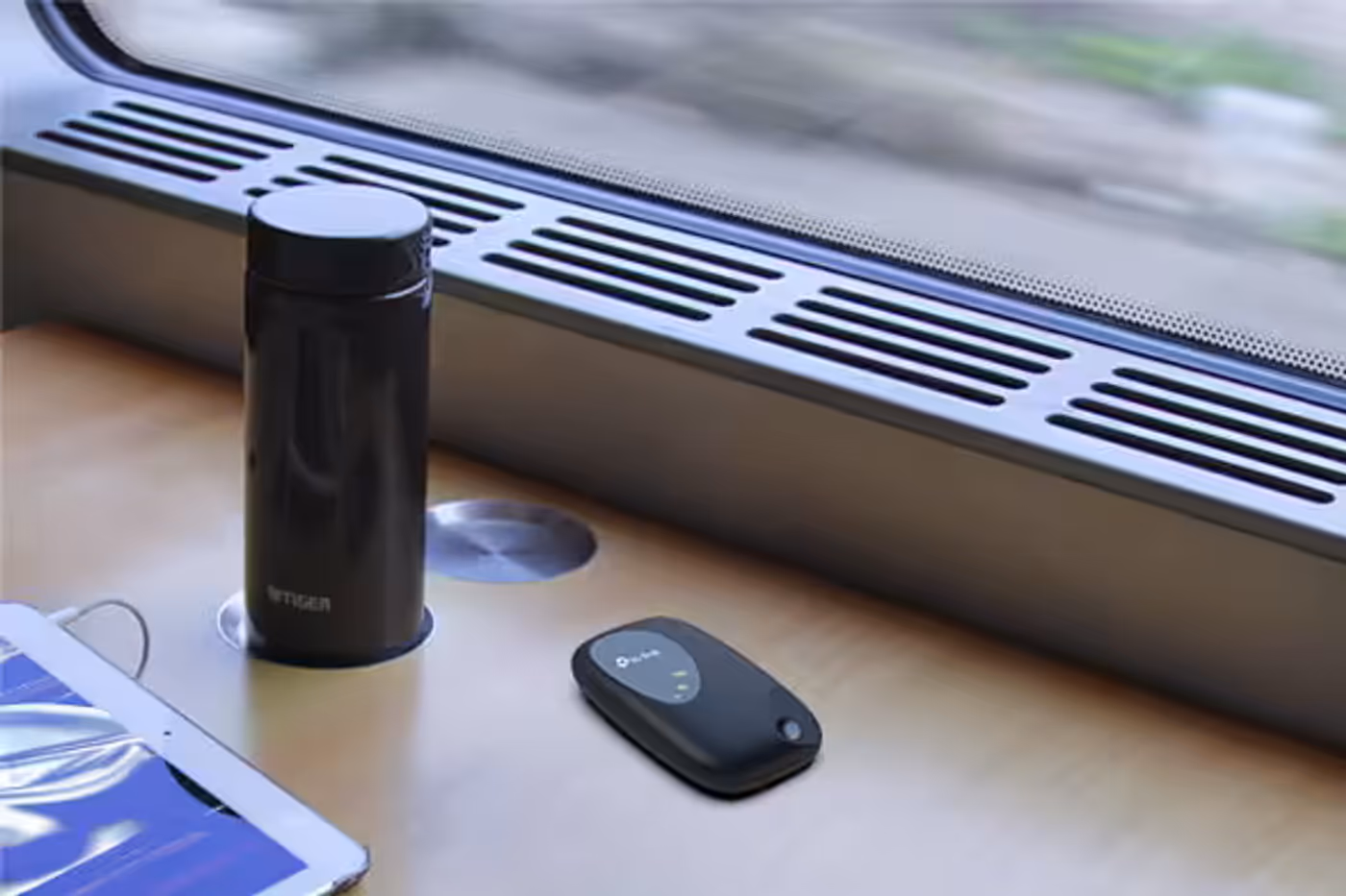 Portable mobile hotspot device used outdoors and on the road