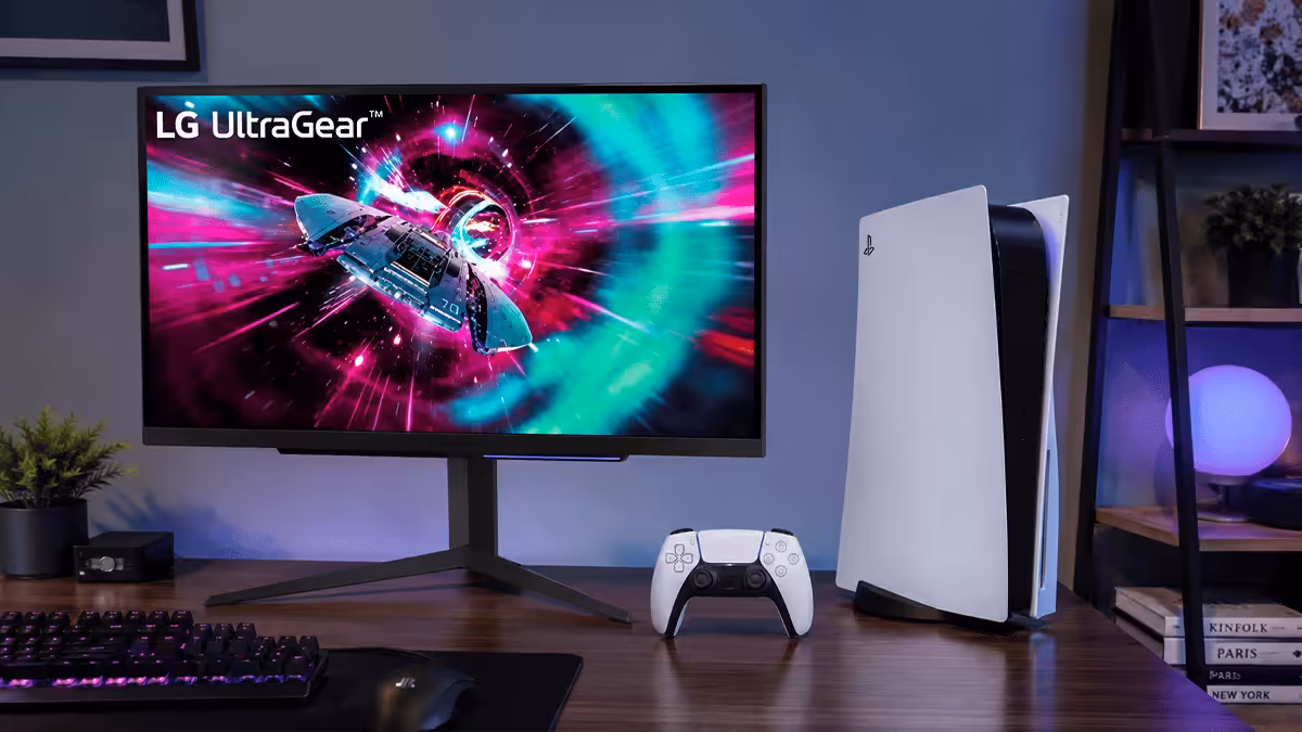PS5 + LG UltraGear 27GR93U on a desk