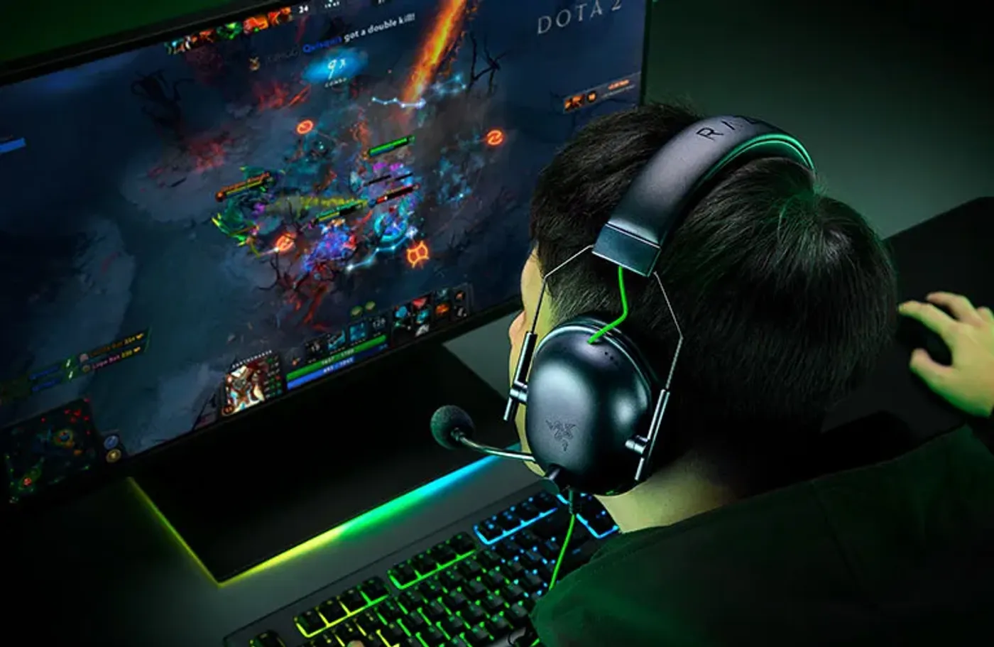 Closed earcup design with plush cushions providing advanced noise cancellation