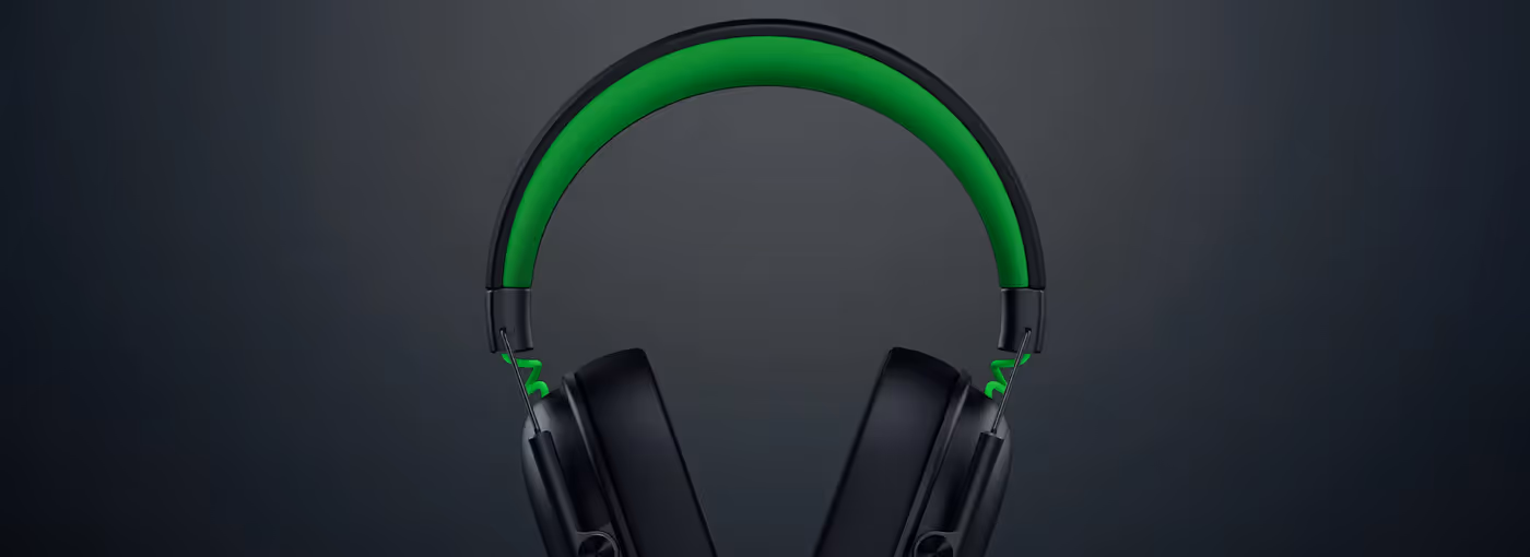 Ultra-lightweight 270g wireless gaming headset with ergonomic earcups