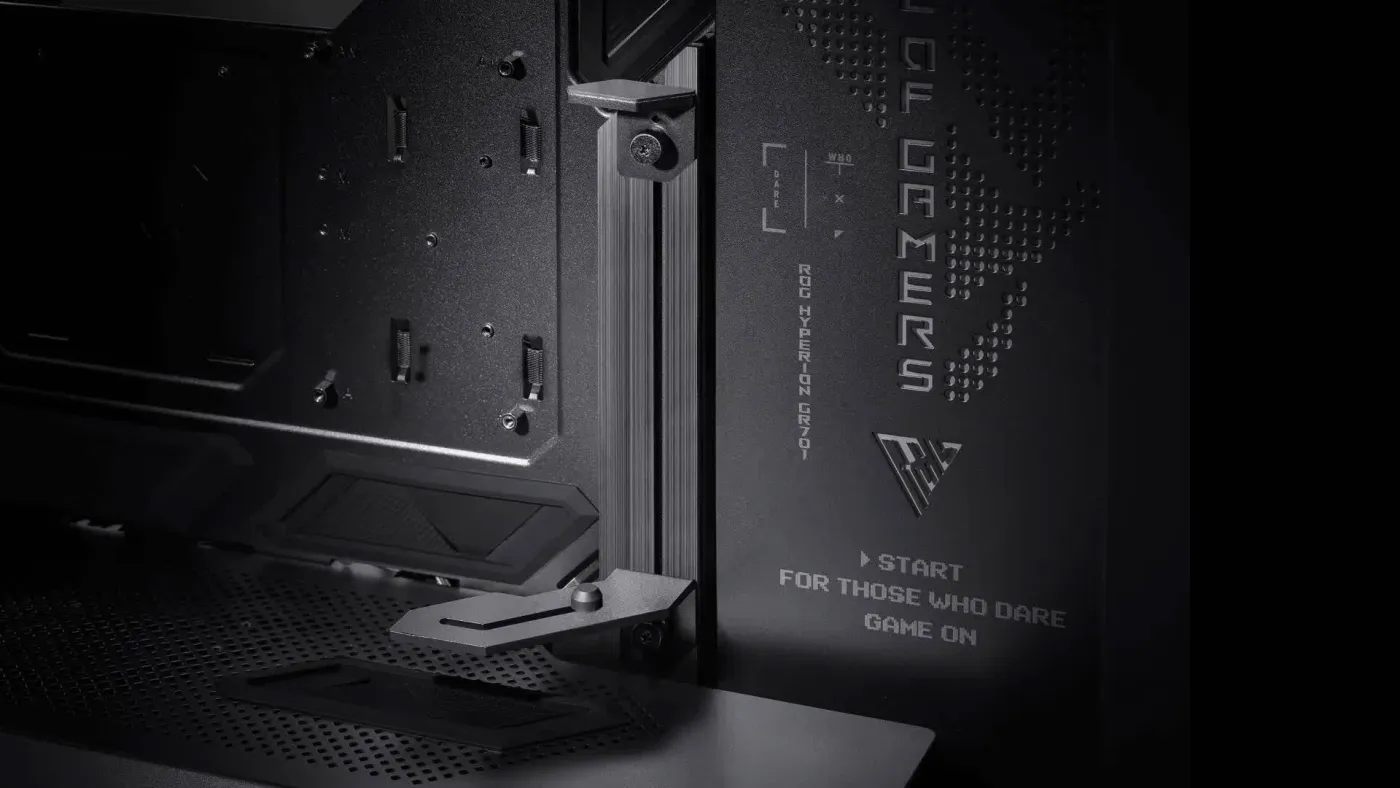 Poster showing built-in graphics card holder for preventing GPU sag
