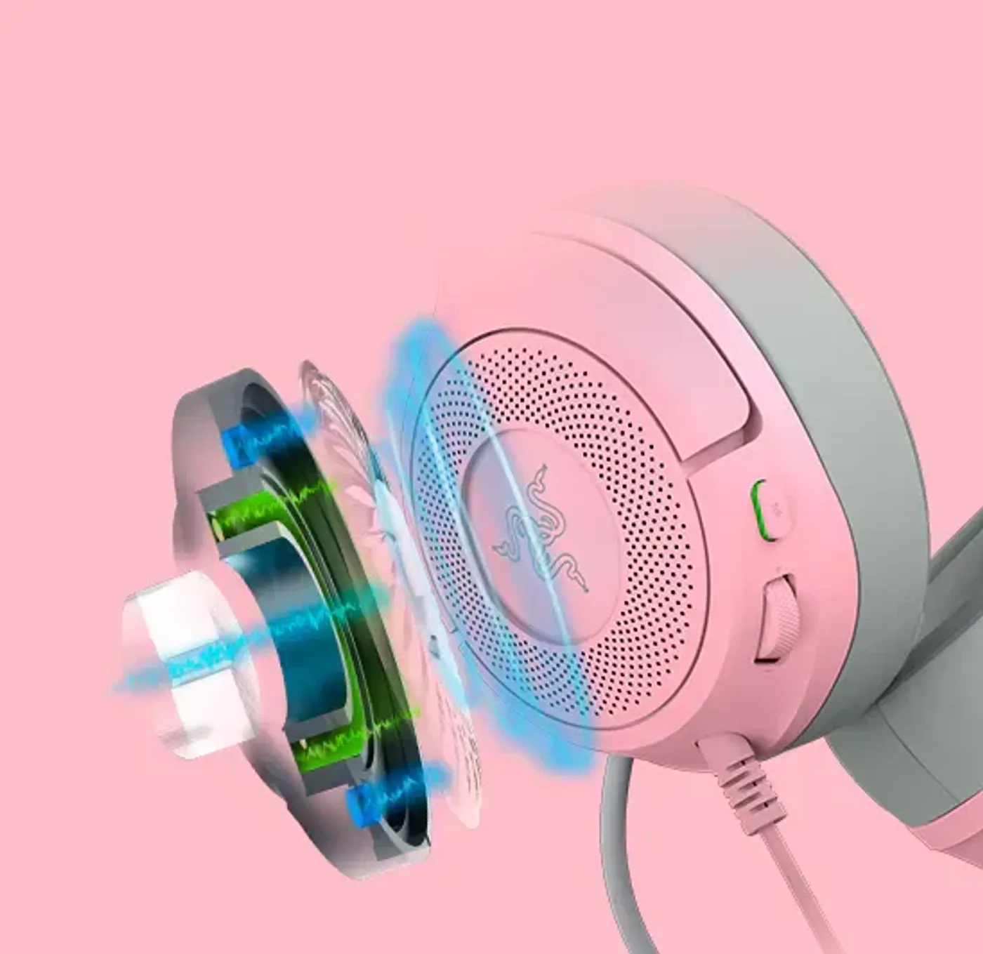 Razer TriForce 40 mm drivers delivering clear highs, rich mids, and deep bass
