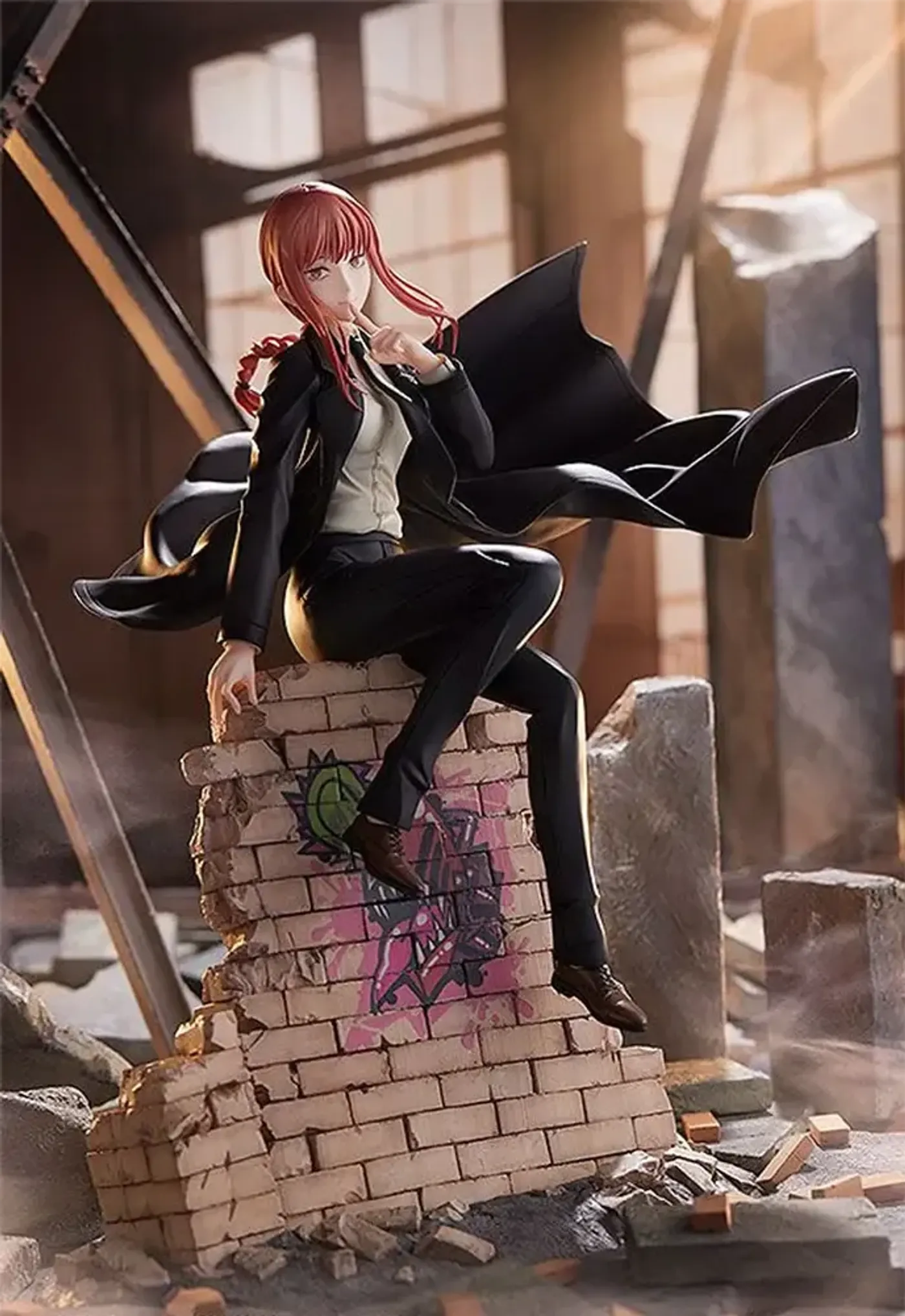 Makima 1/7 scale figure shown from the rear to complete the display view