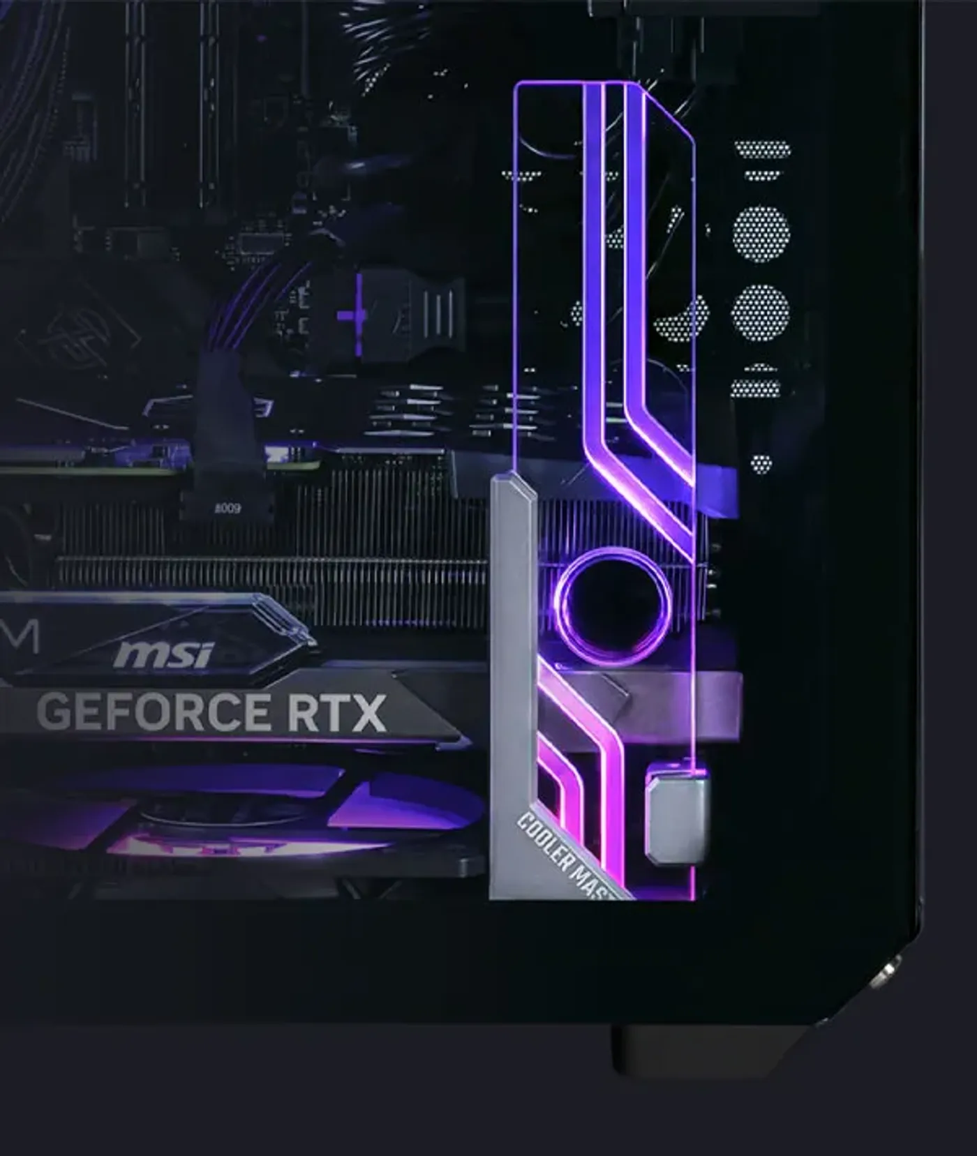 Cooler Master Atlas supporting a large graphics card against sag
