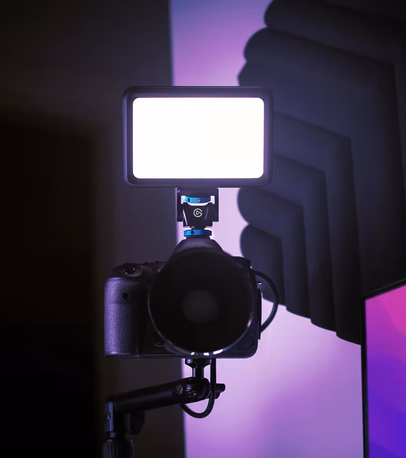 Elgato Cold Shoe combined with other Multi Mount components in an overhead rig
