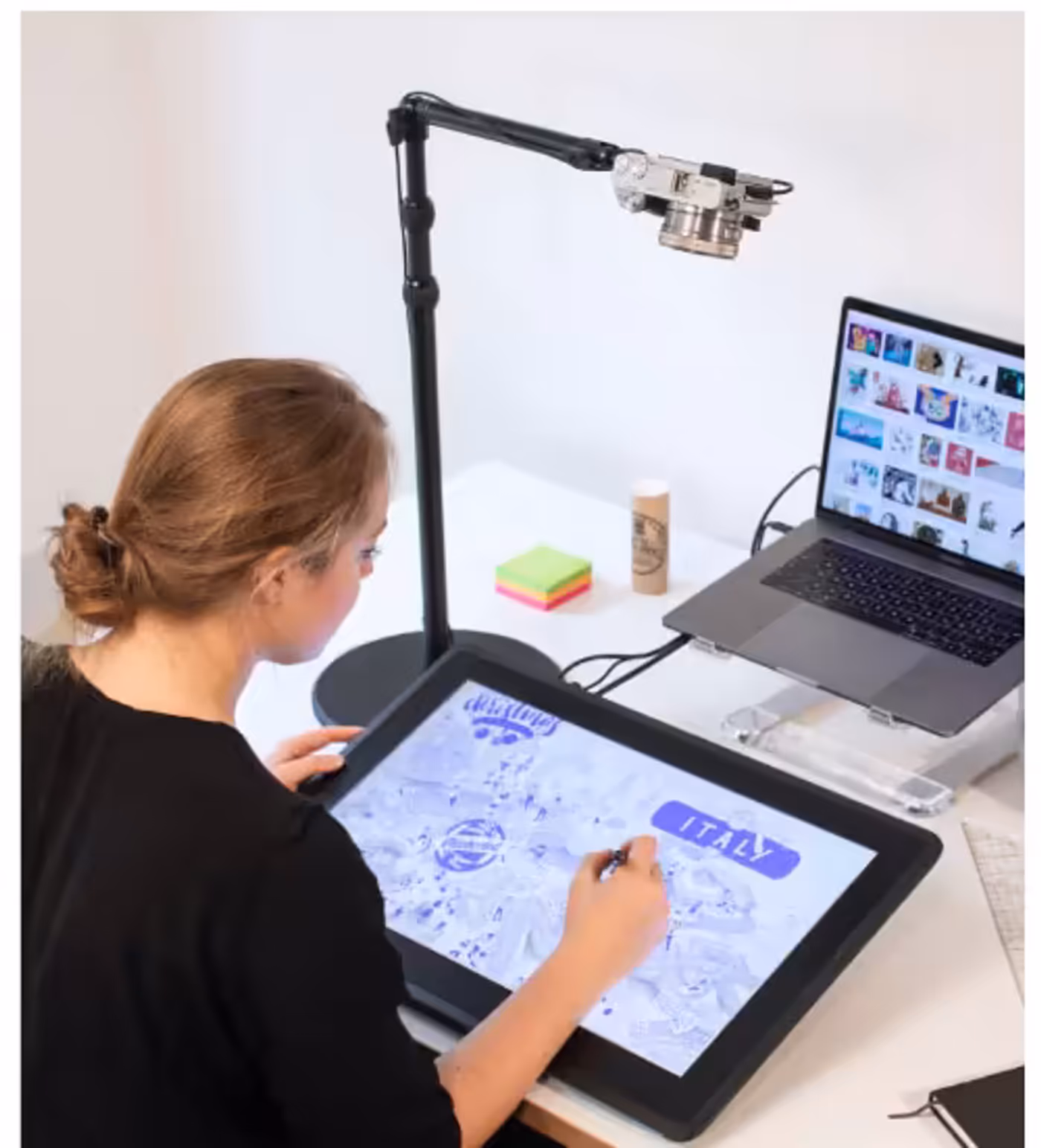 Corsair Elgato Multi Mount Weighted Base supporting a full mounting configuration