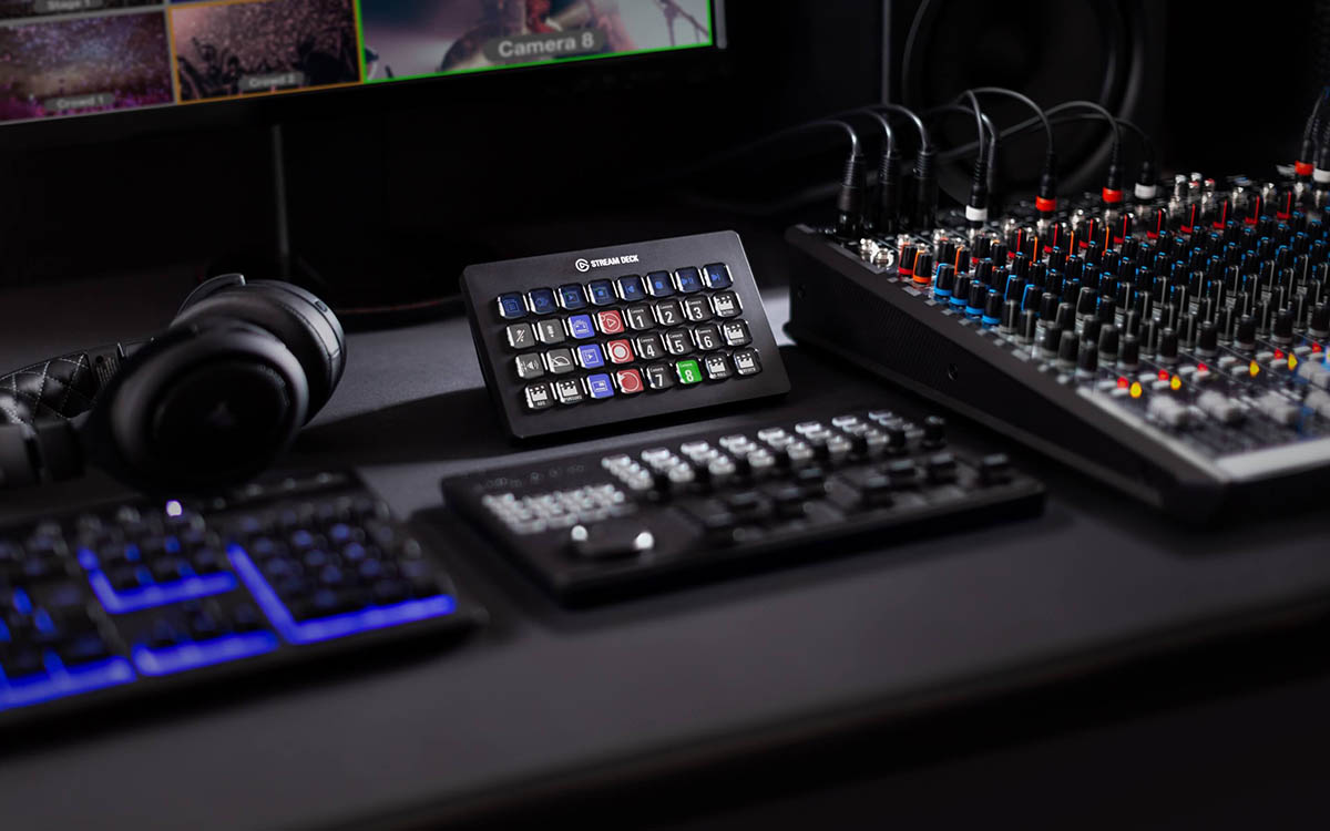 Corsair Elgato Stream Deck XL - Enhance Your Streaming Experience