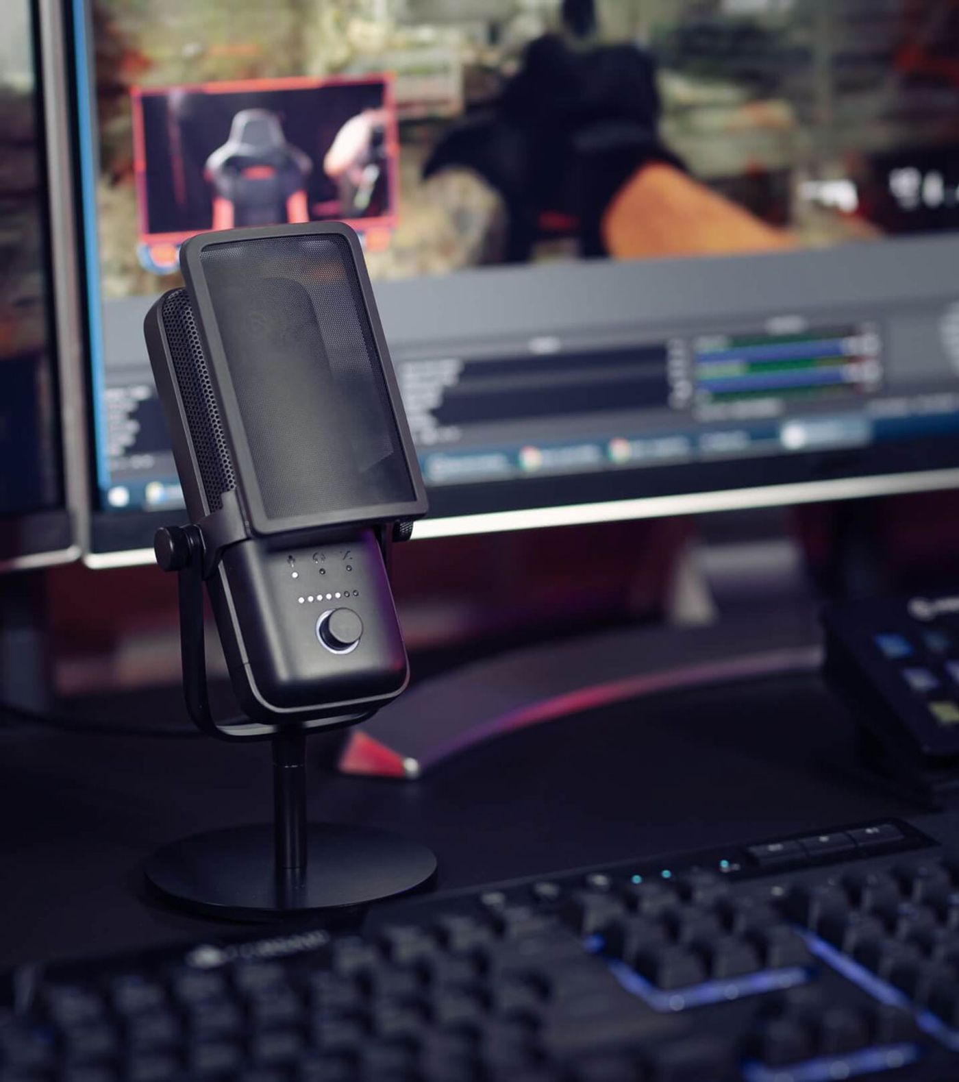 Magnetic connection points aligning the Wave Pop Filter to the microphone