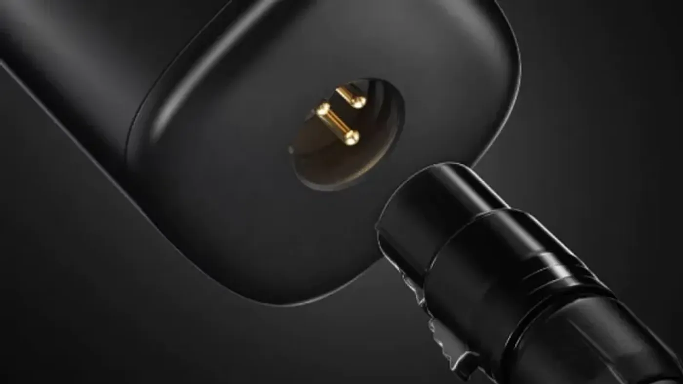 Close up of the Corsair Elgato XLR cable highlighting shielding for noise reduction