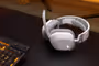 corsair-hs80-max-wireless-gaming-headset-white-2400px-cs03.avif