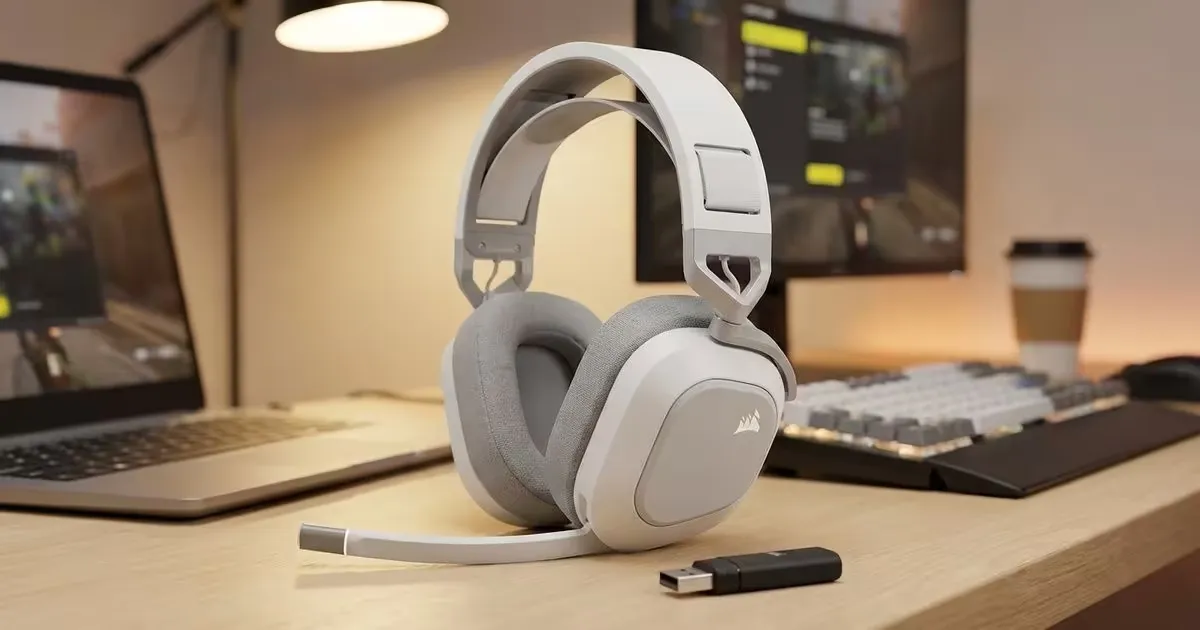 Corsair HS80 MAX Wireless Gaming Headset - White | Evetech