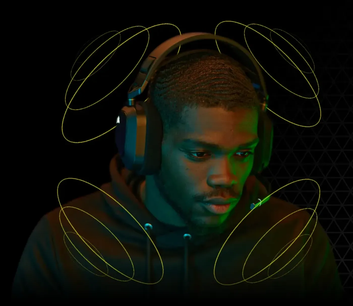 HS80 RGB USB headset visualizing immersive 7.1 surround sound