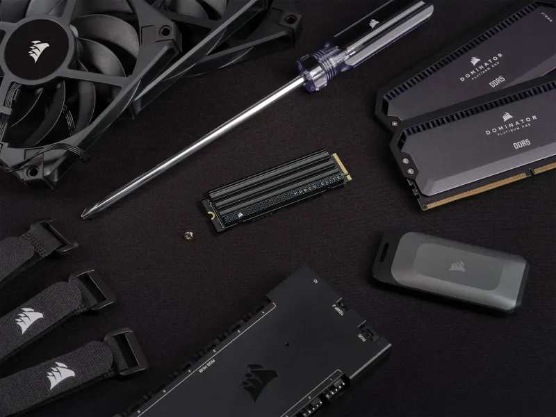 Built-in Aluminum Heatsink for Heat Management