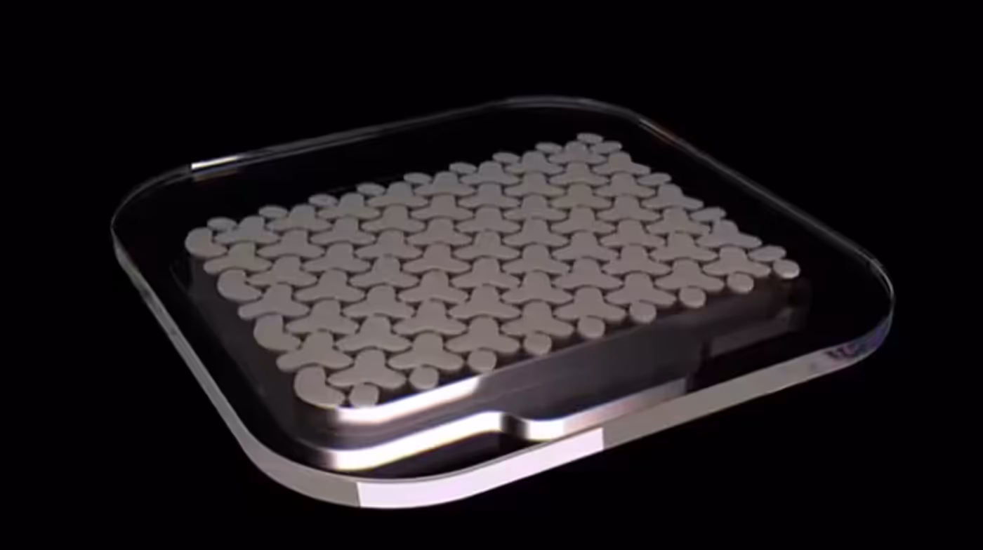 Convex CPU cooler contact plate with optimized thermal paste pattern