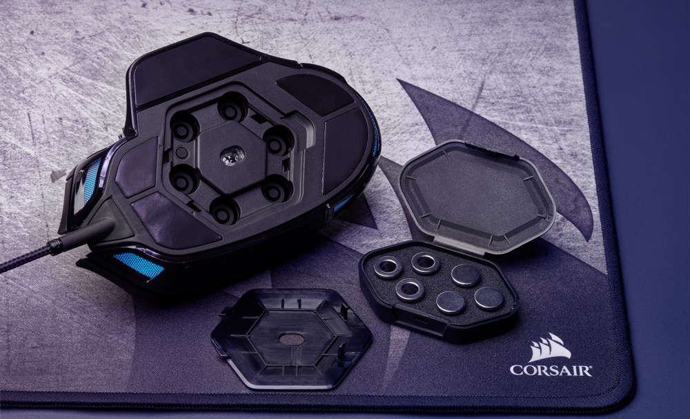 corsair-nightsword-rgb-gaming-mouse-black-1000px-v1-0004.jpg