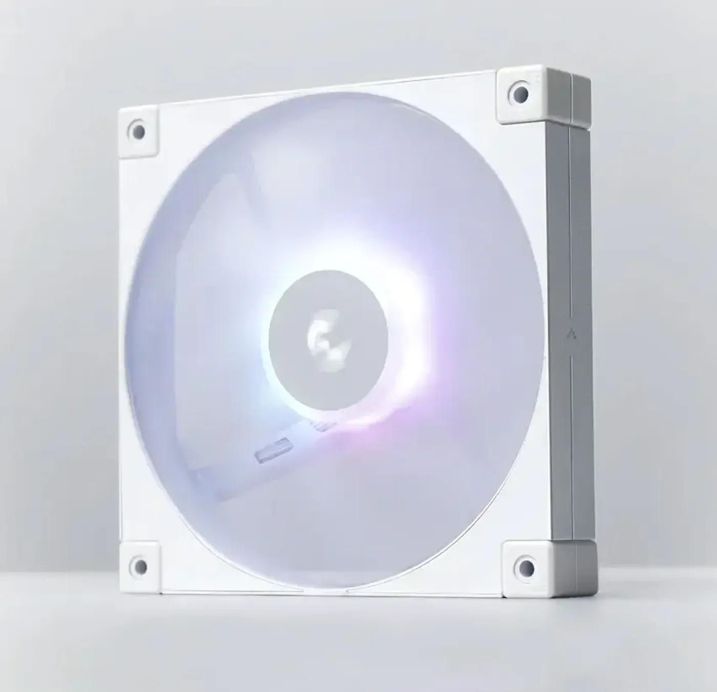 Deepcool FD14 ARGB fans showing the daisy chain connectivity feature