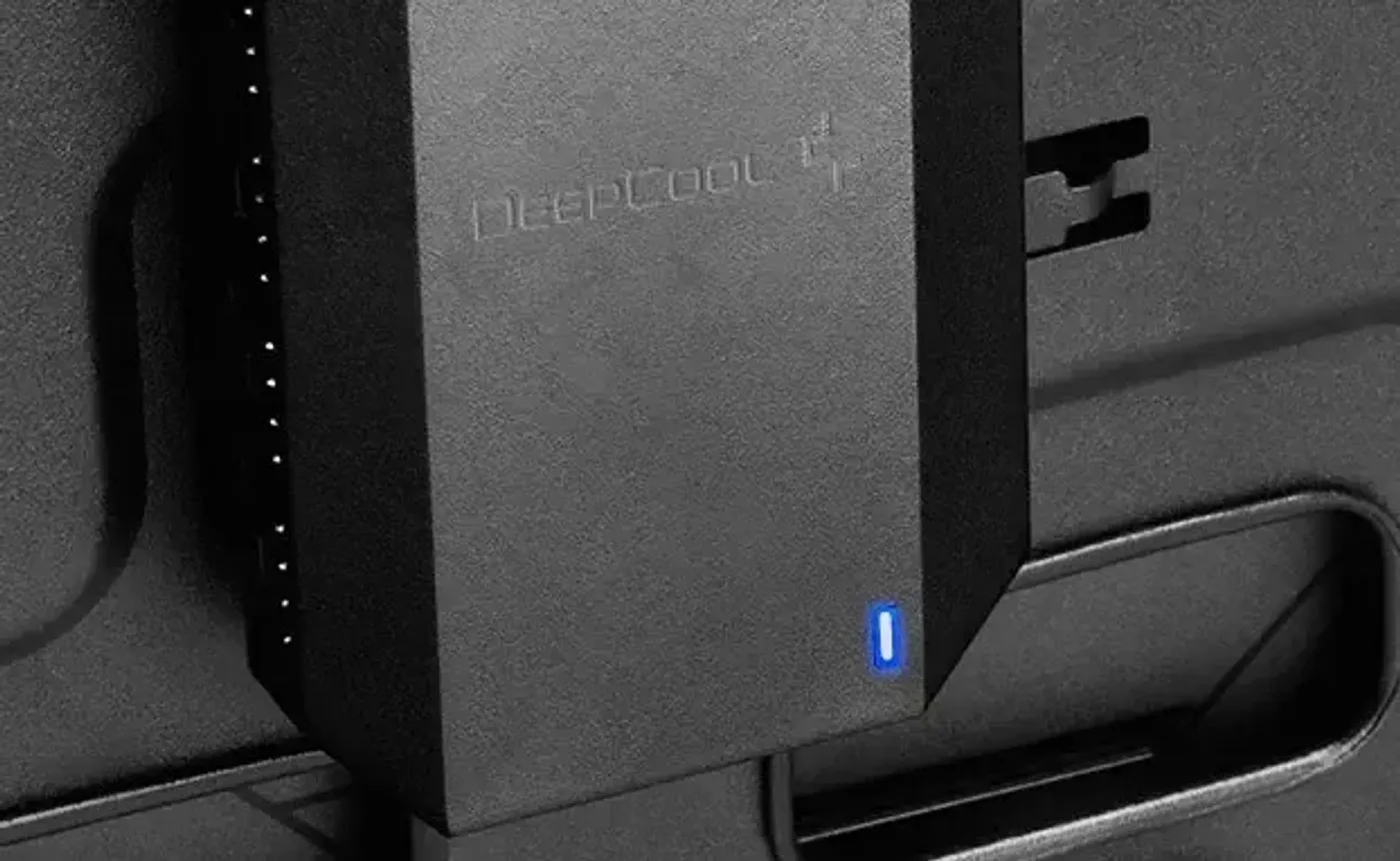 Deepcool FH-10 Fan Control Hub showing secure SATA power cable connection
