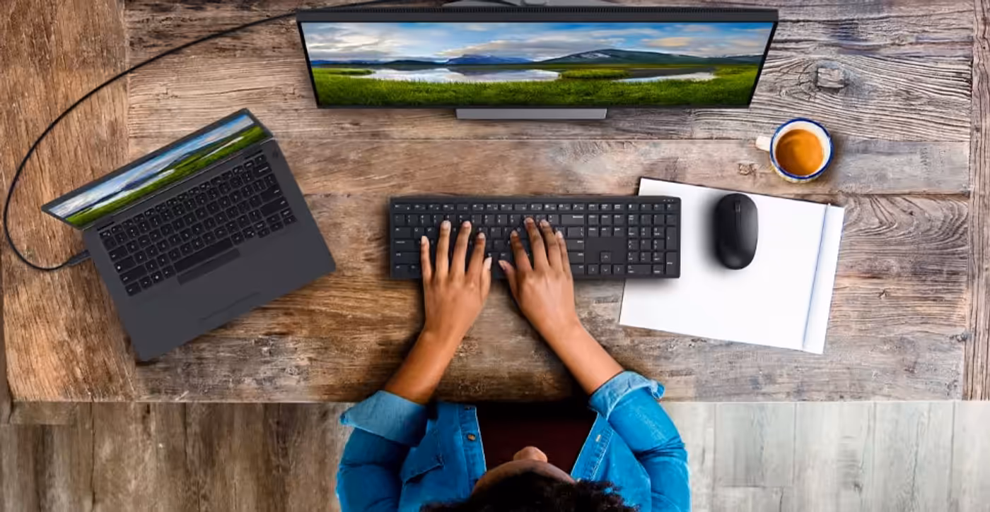 RF 2.4GHz wireless keyboard and mouse combo with full-sized layout