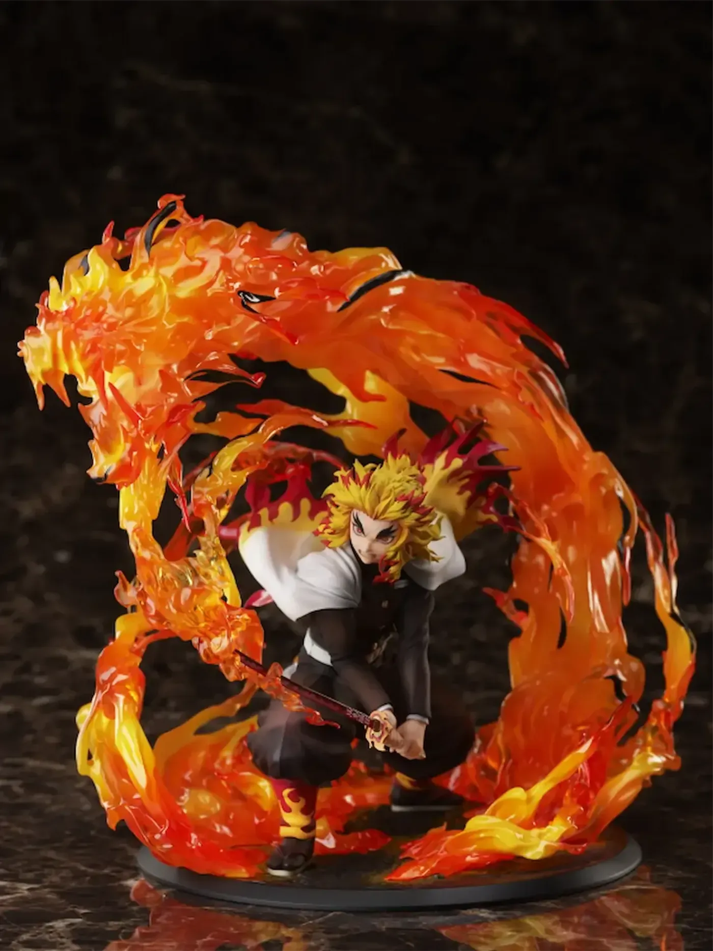 Rengoku figure posed as in his battle against Akaza