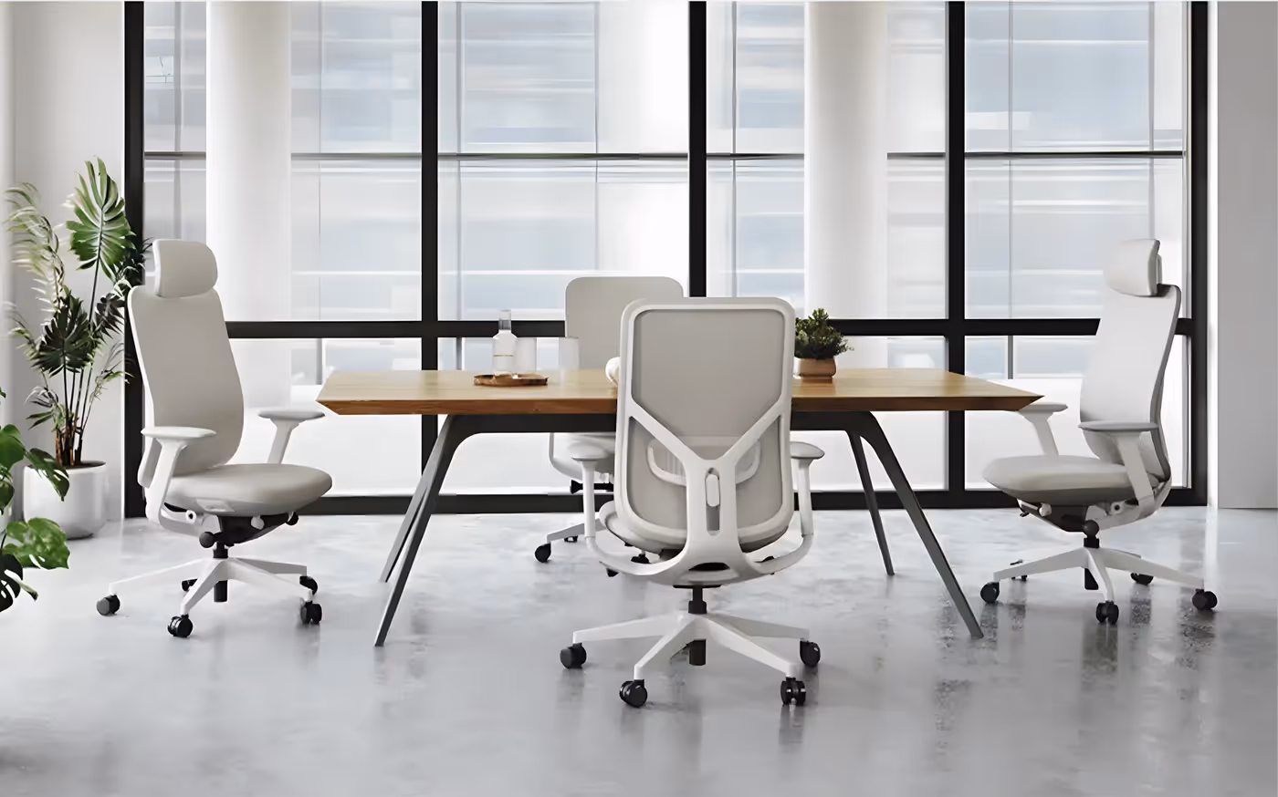 The black frame and stitched upholstery of the Enova ANTLER office chair