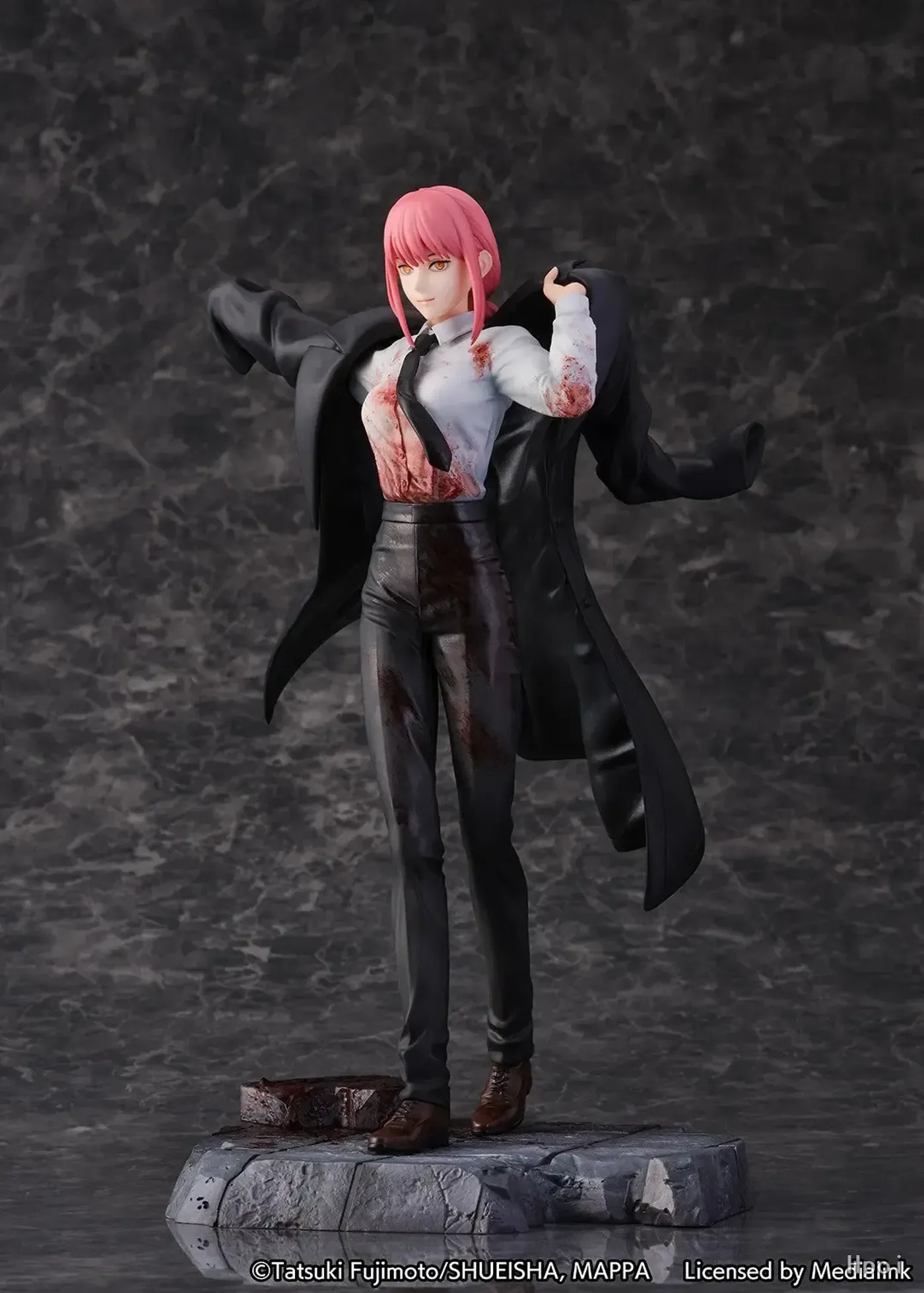 Close-up of Makima's face on the 1/7 scale figure
