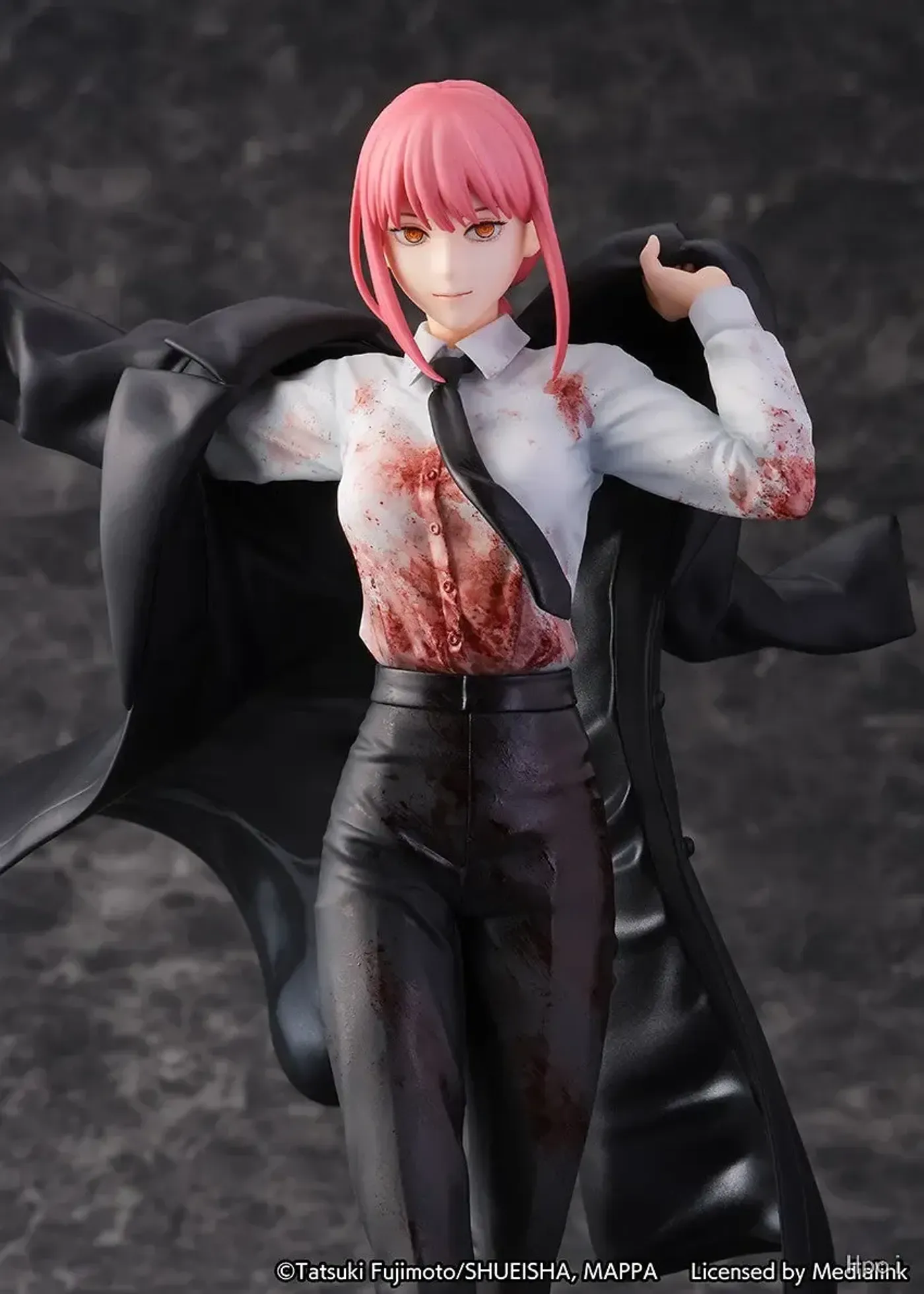 Detailed view of Makima's outfit showing the blood-splattered finish