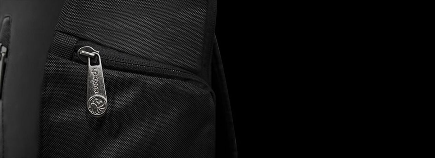 Side pocket of the Evetech NEO backpack holding a water bottle