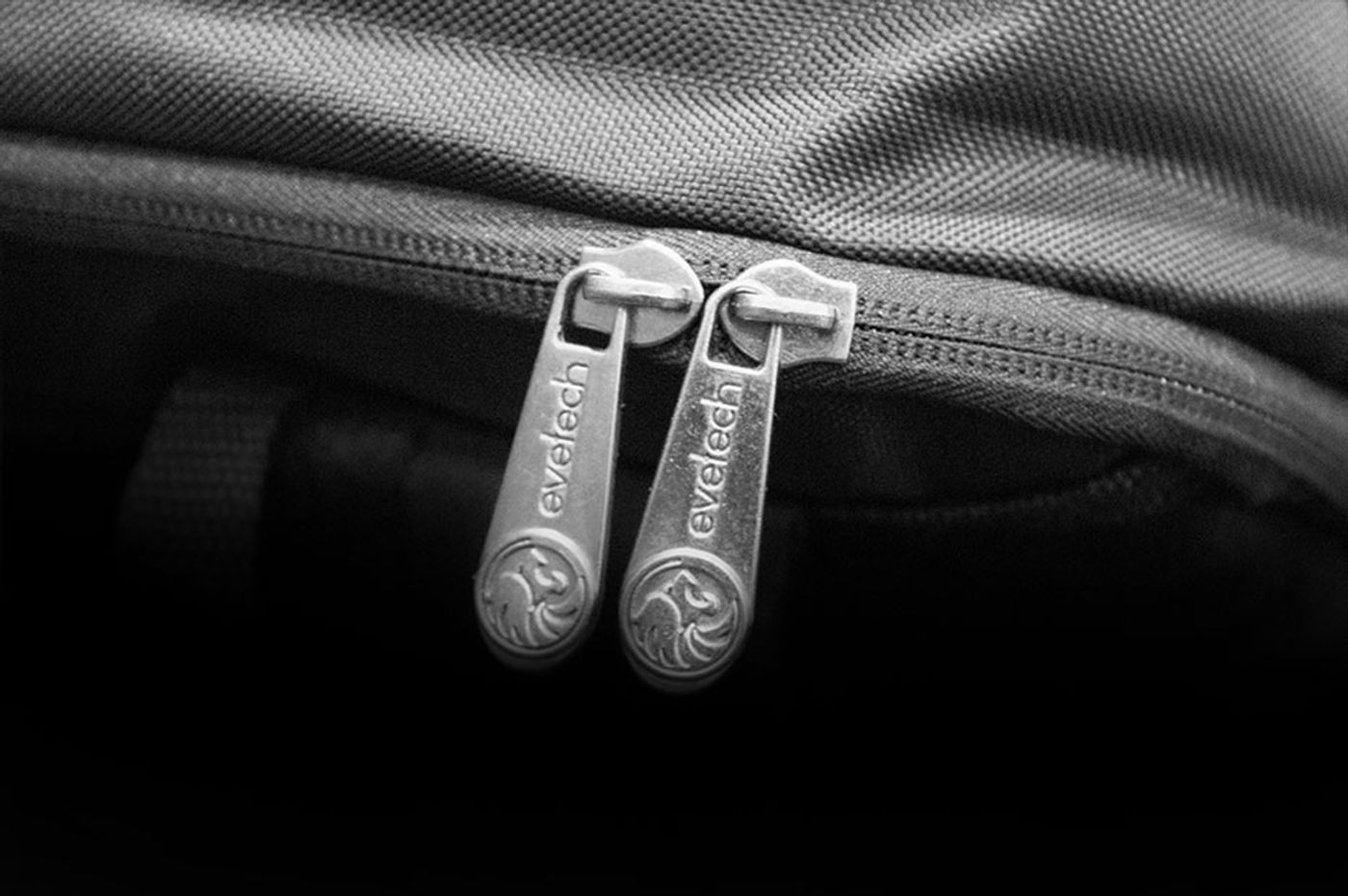 Padded exterior panels of the Evetech NEO backpack