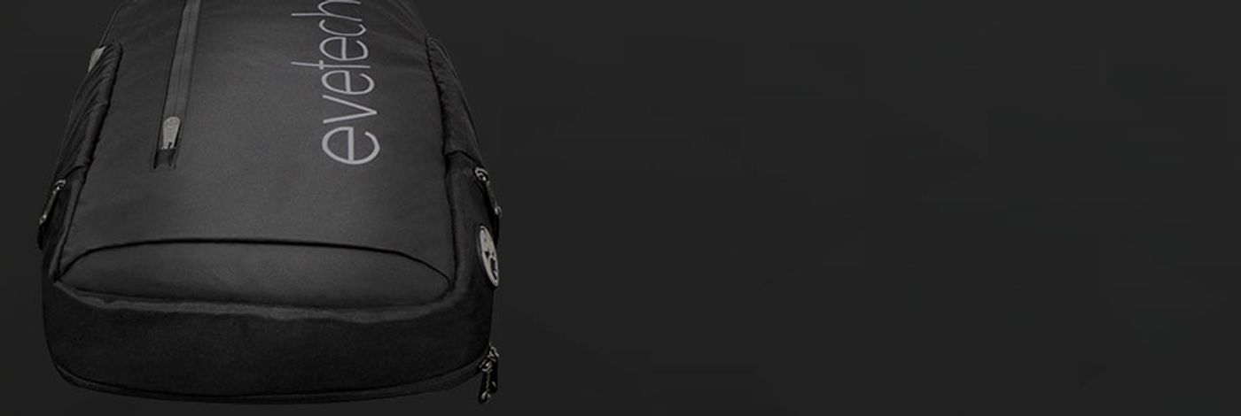 Flexible interior and exterior padding of the Evetech NEO backpack