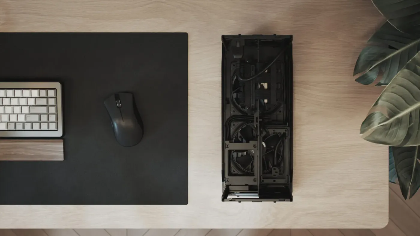 Flexible internal layout of the Fractal Design Era 2 with adjustable center wall