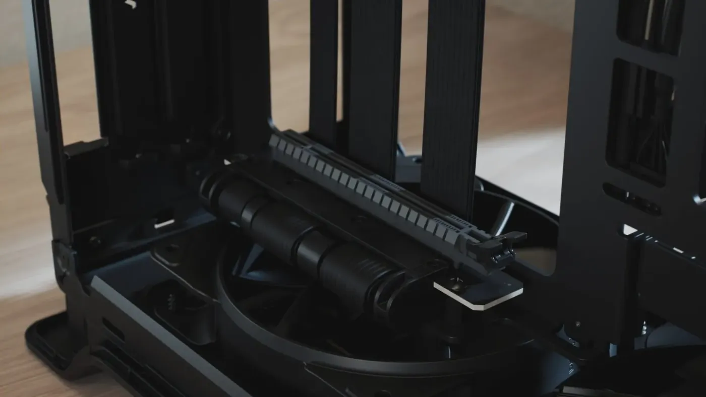 Internal hardware connectivity features including pre-installed PCIe 4.0 riser cable